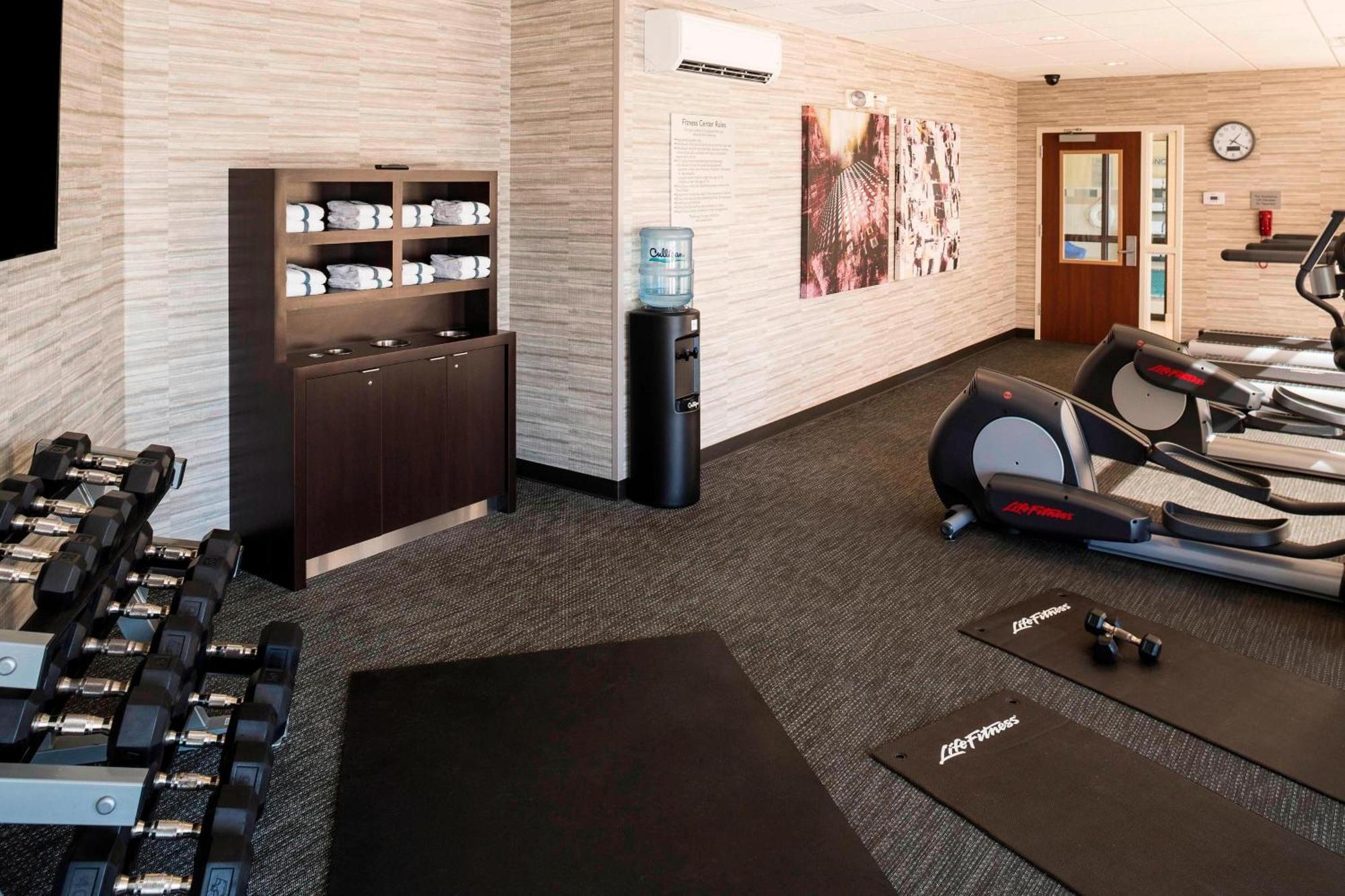 Courtyard By Marriott Sioux Falls Ngoại thất bức ảnh